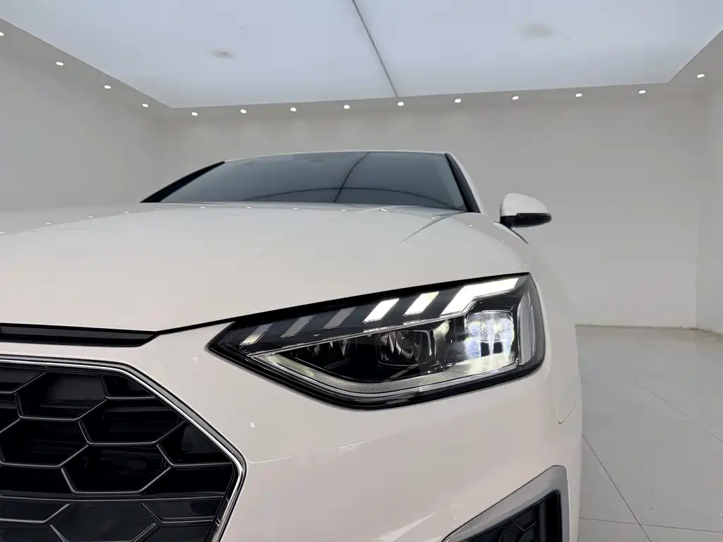 Audi A4L 2022 — фото 17