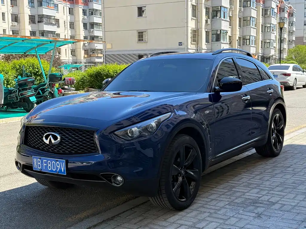Infiniti QX70 2017 — фото 1