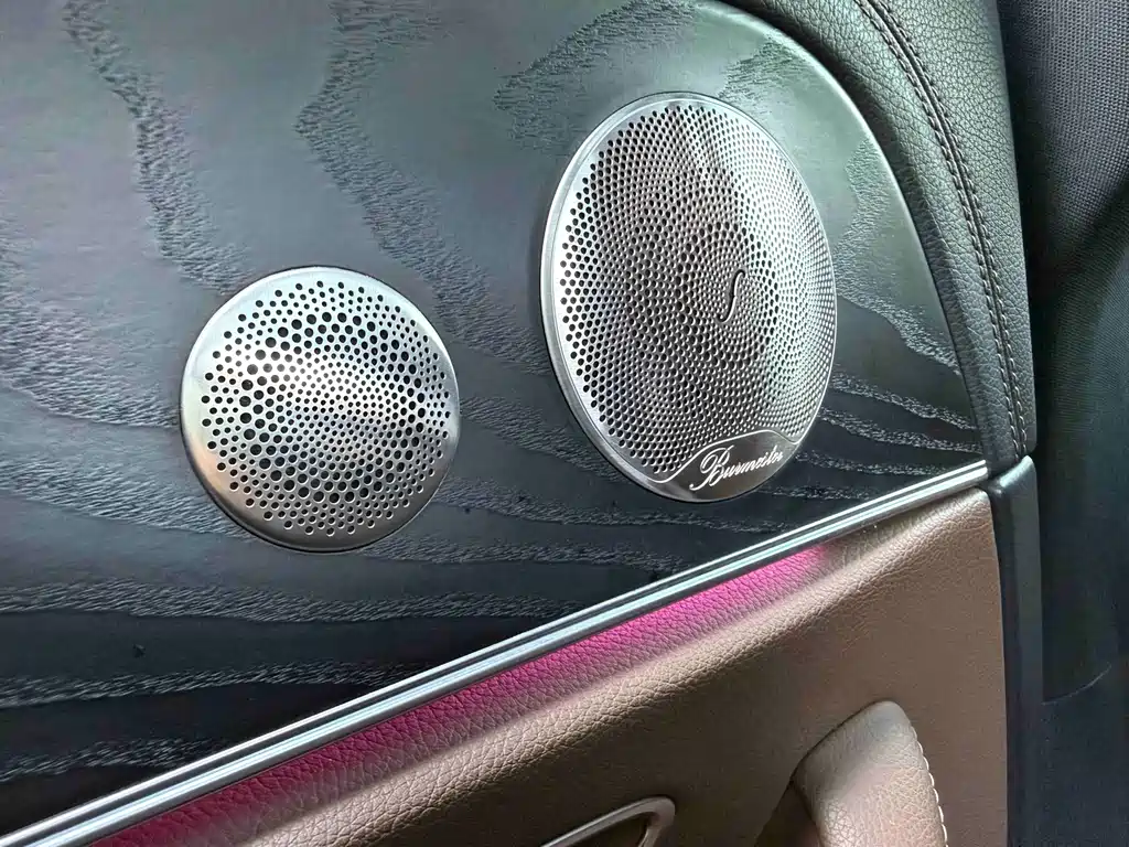 Mercedes-Benz E-Class 2023 — фото 10