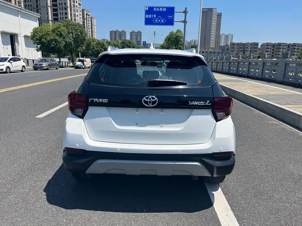 Toyota Yaris L 2020 — фото 5