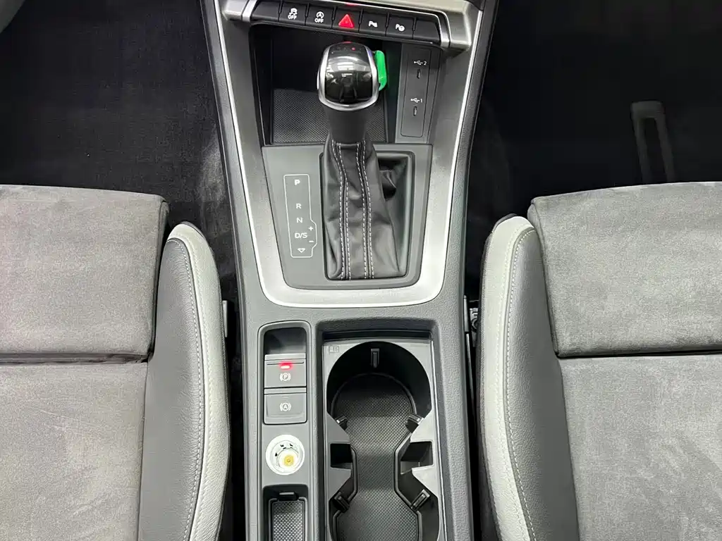 Audi Q3 2023 — фото 11