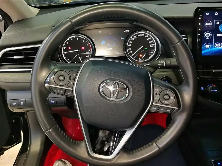 Toyota Camry 2022 — фото 15