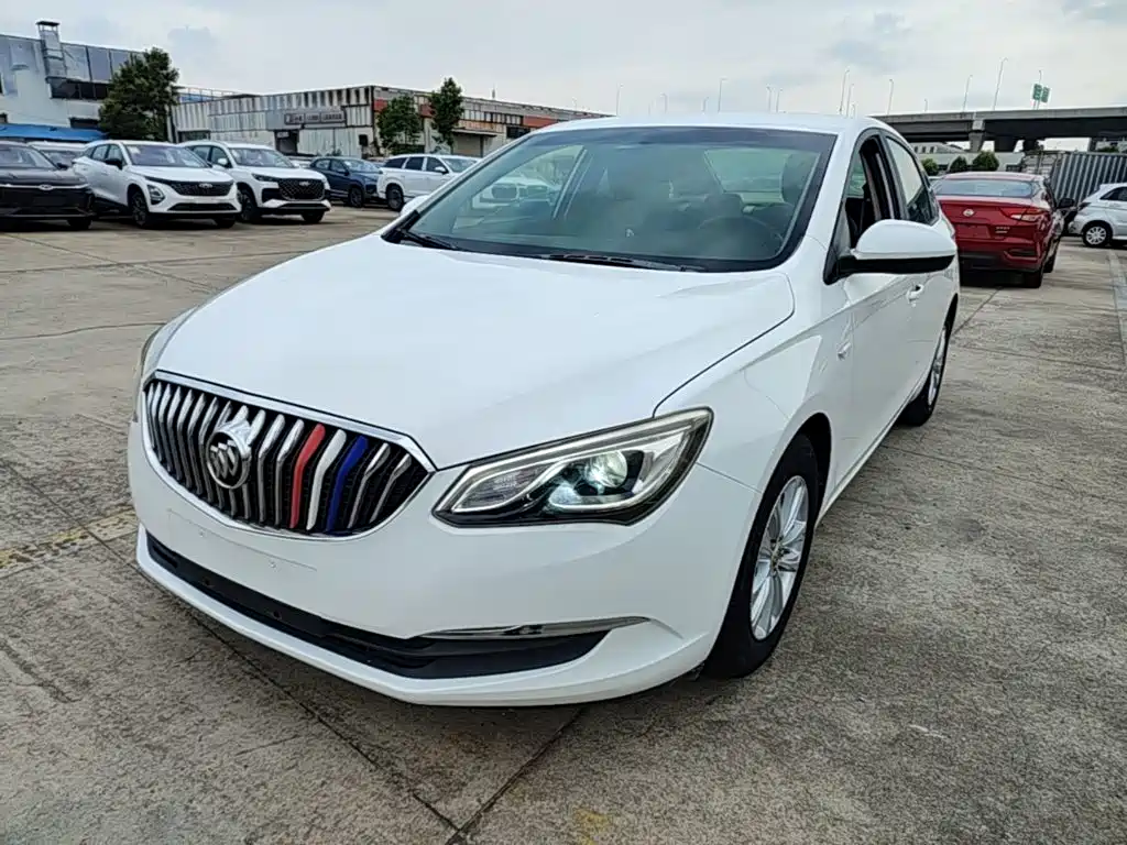 Buick Excelle 2017 — фото 1