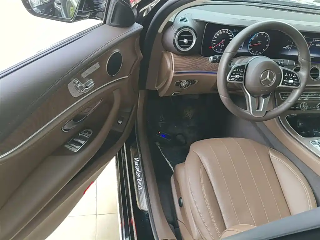 Mercedes-Benz E-Class 2019 — фото 16
