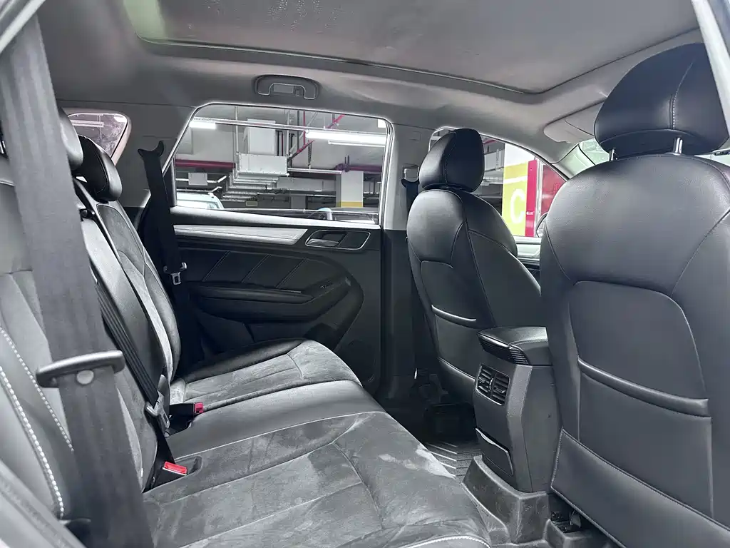 Roewe RX5 New Energy 2018 — фото 4