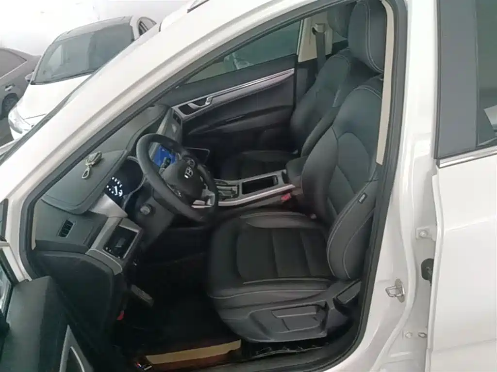 Geely Emgrand GS 2019 — фото 15