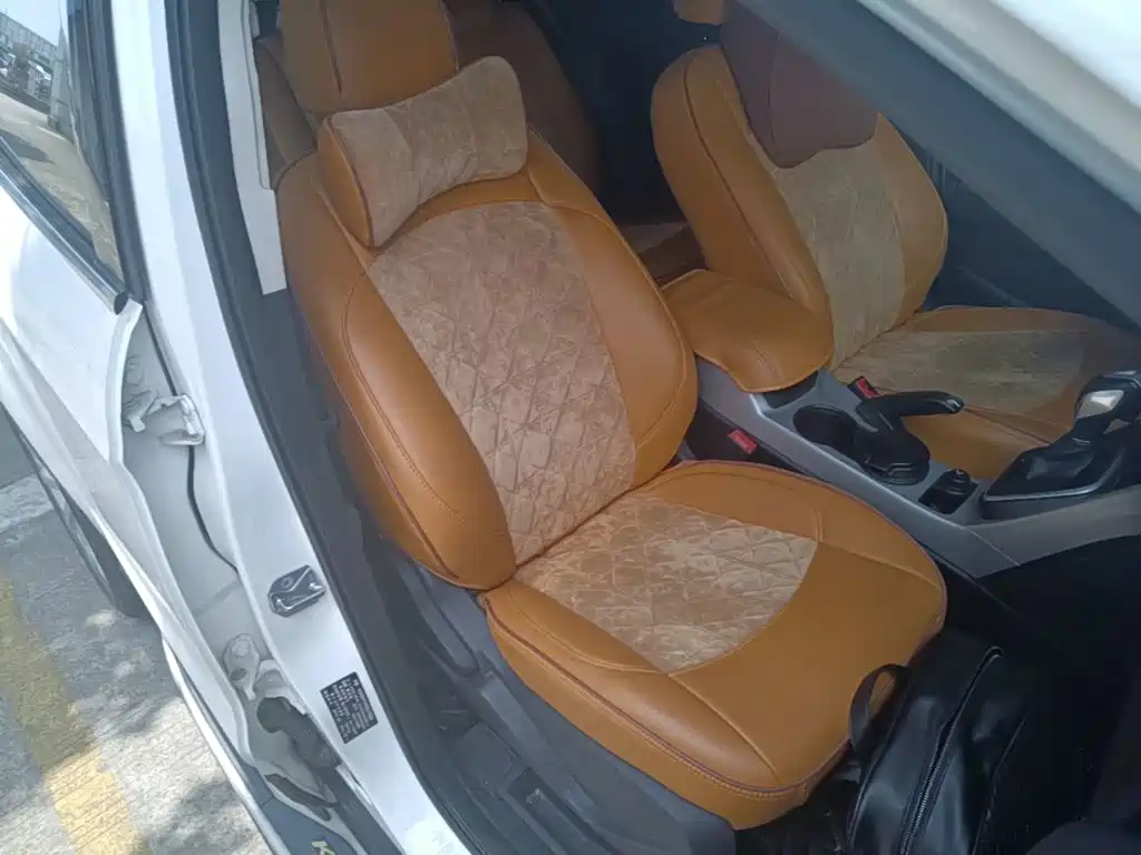 Ford Kuga 2015 — фото 25