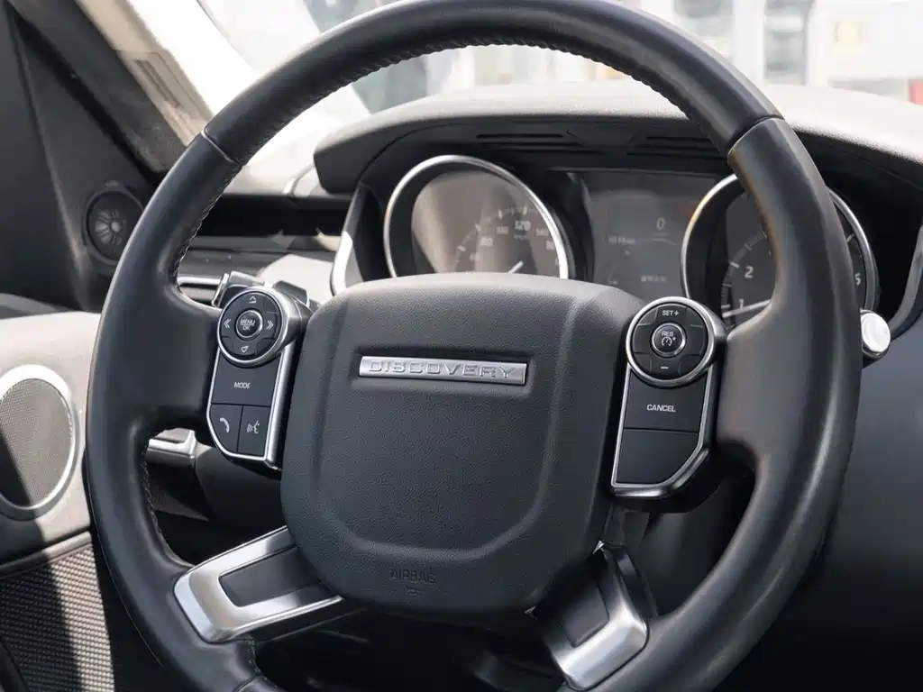 Land Rover Discovery 2018 — фото 8