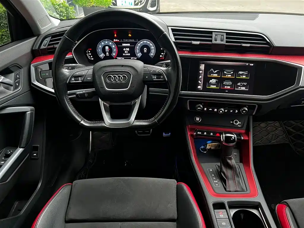 Audi Q3 2021 — фото 11