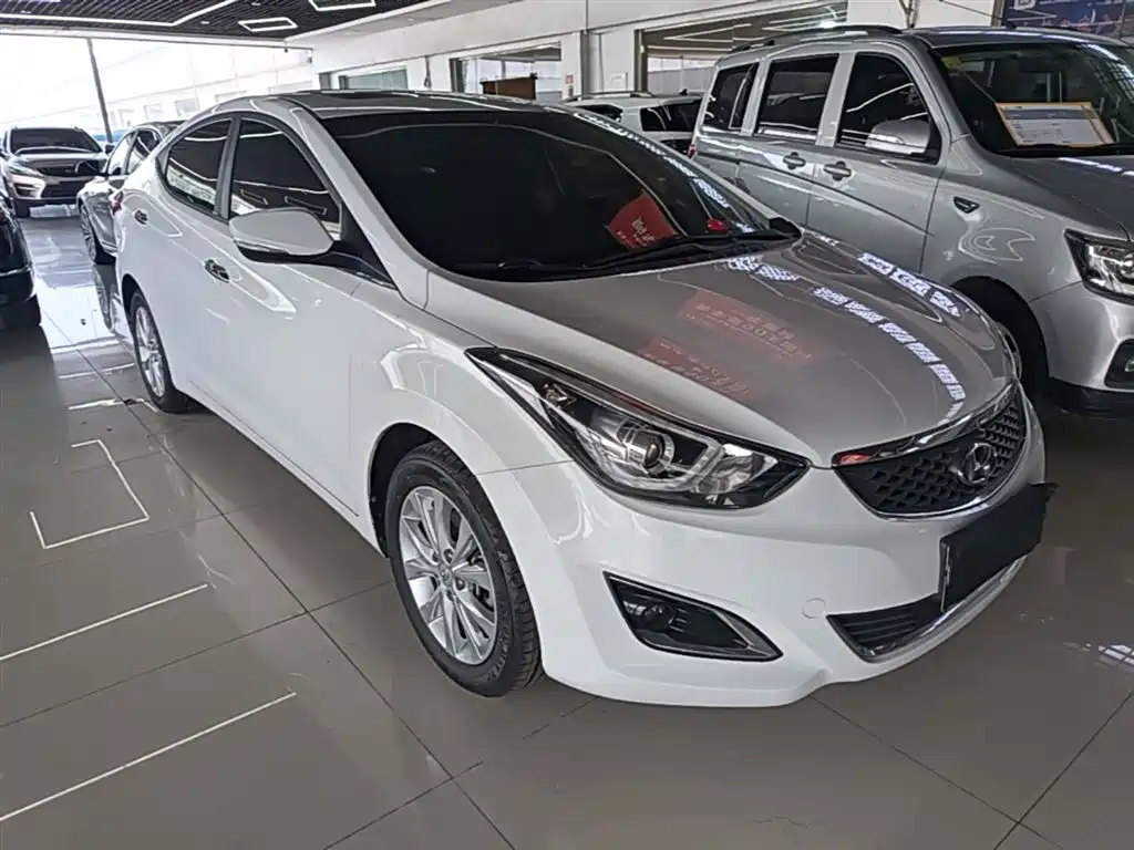 Hyundai Elantra Langdong 2018 — фото 4
