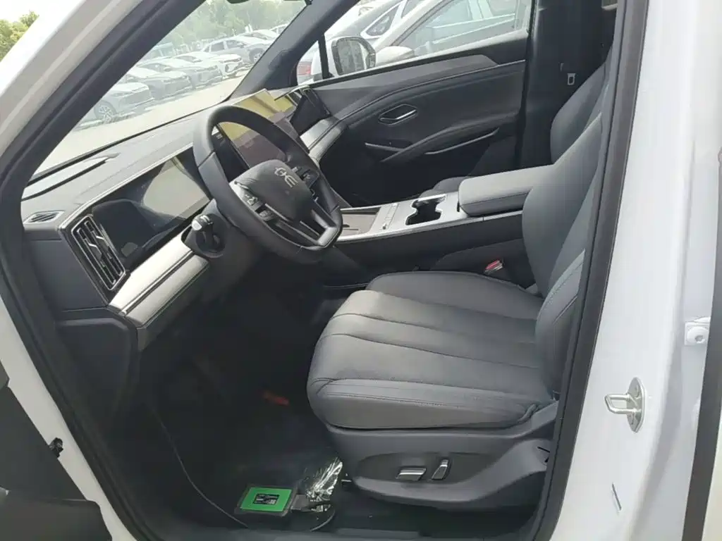 BYD L DM-i 2026 — фото 15