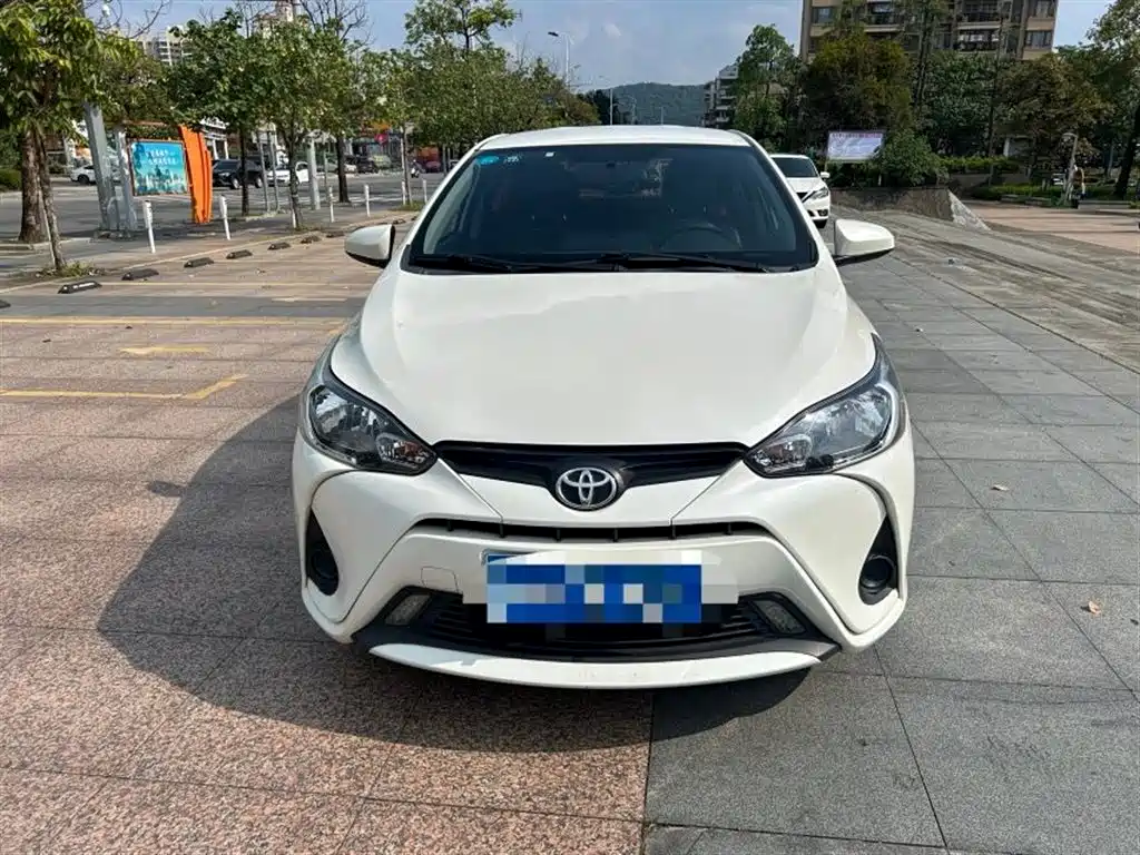 Toyota Yaris L 2017 — фото 3