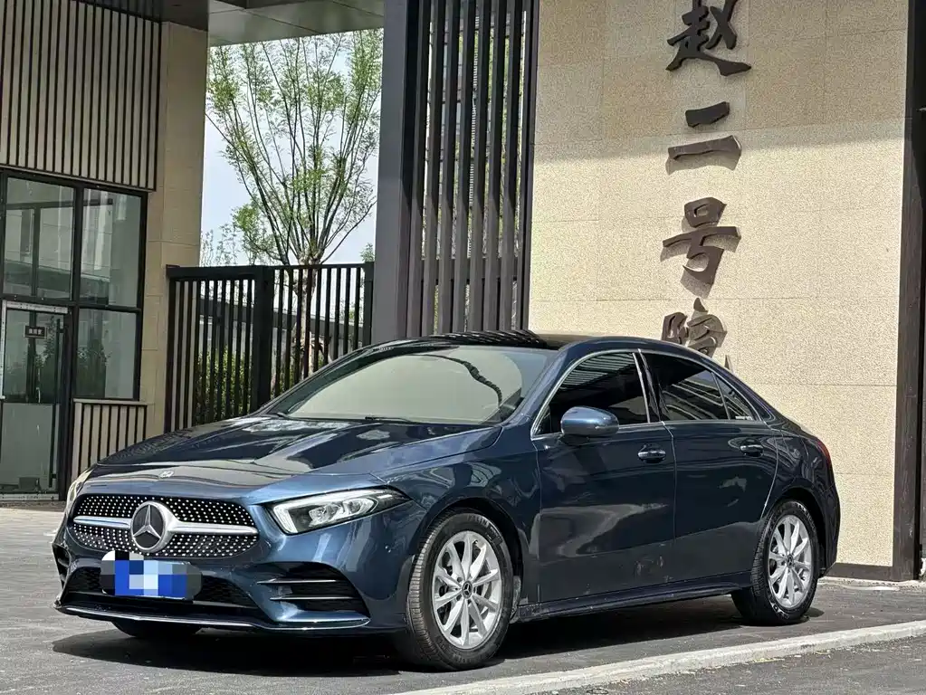 Mercedes-Benz A-Class 2020 — фото 3