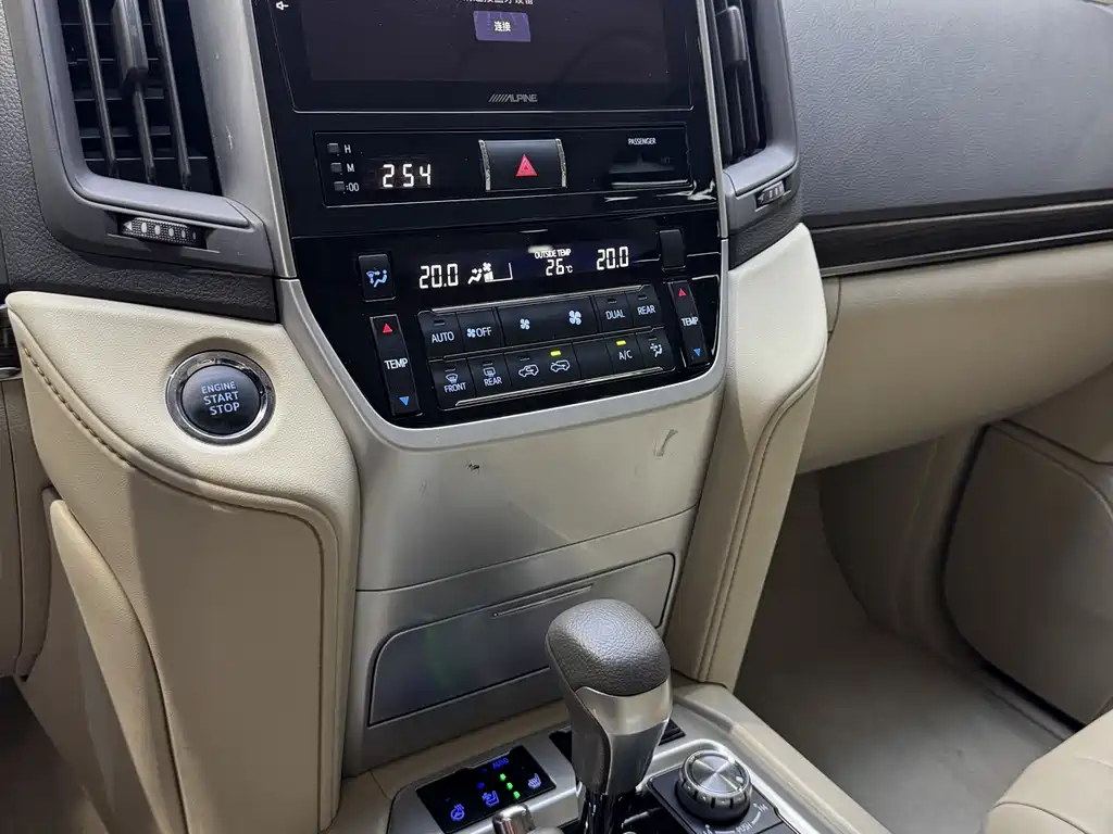 Toyota Land Cruiser 2019 — фото 13