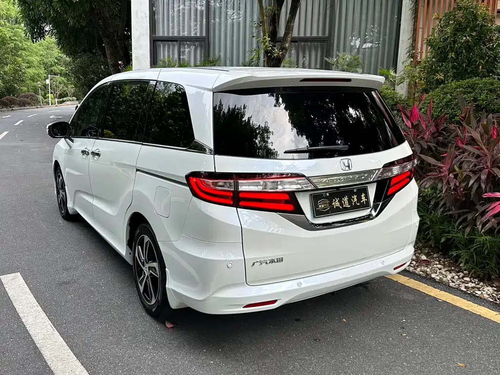 Honda Odyssey 2016 — фото 3