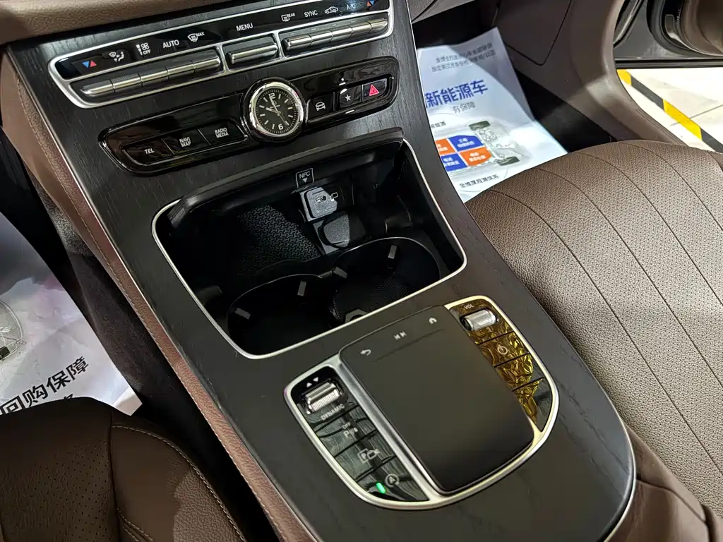 Mercedes-Benz E-Class 2023 — фото 22