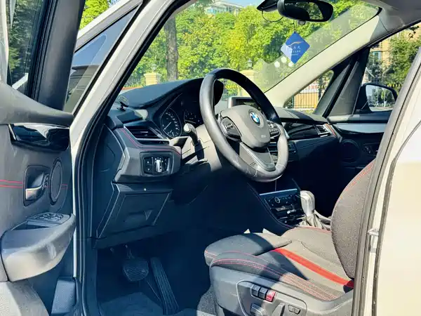BMW 2 Series Wagon 2015