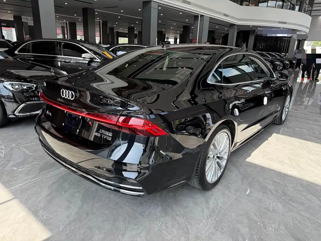 Audi A7L 2024 — фото 10