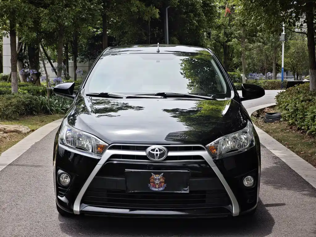 Toyota Yaris L 2014 — фото 2