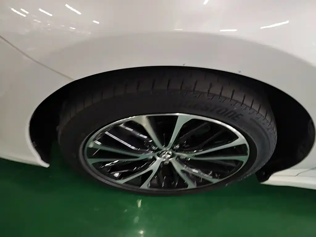 Toyota Camry 2021 — фото 23