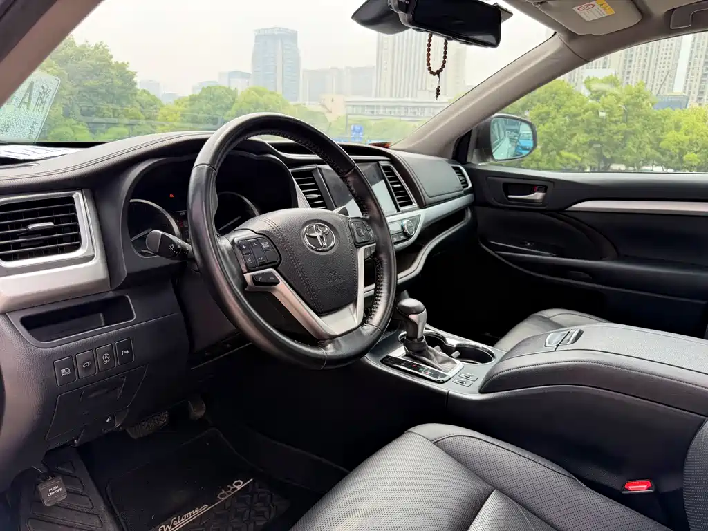 Toyota Highlander 2020 — фото 11