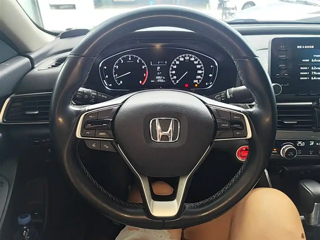 Honda Accord 2020 — фото 11