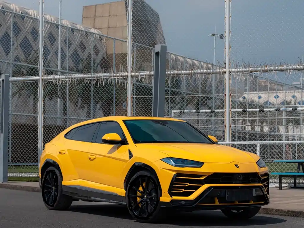 Lamborghini Urus 2020 — фото 1