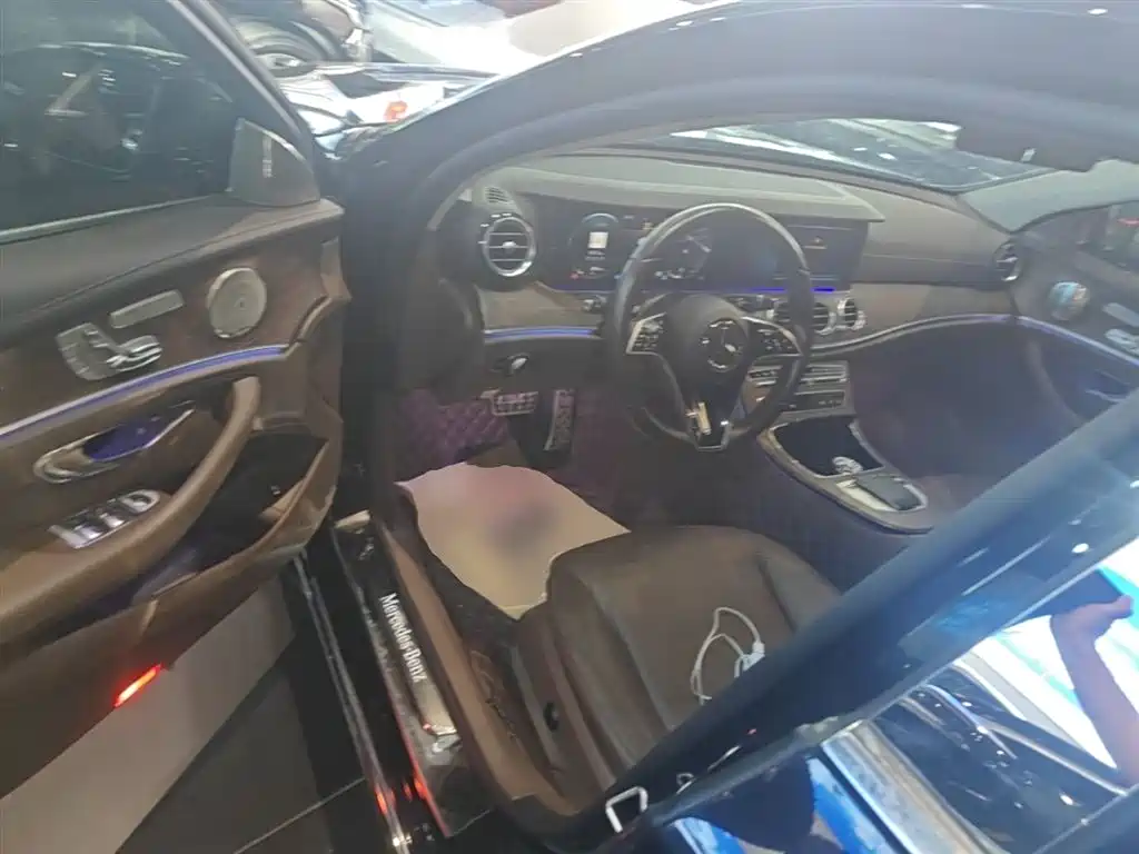 Mercedes-Benz E-Class 2023 — фото 16