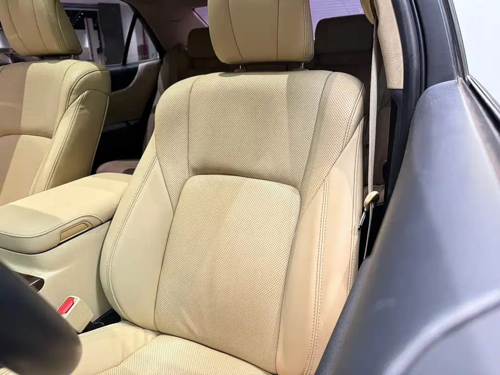 Toyota Crown 2018 — фото 18