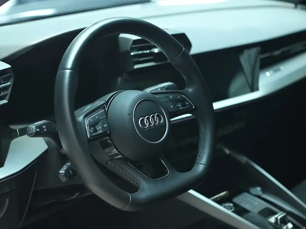 Audi A3 2023 — фото 15