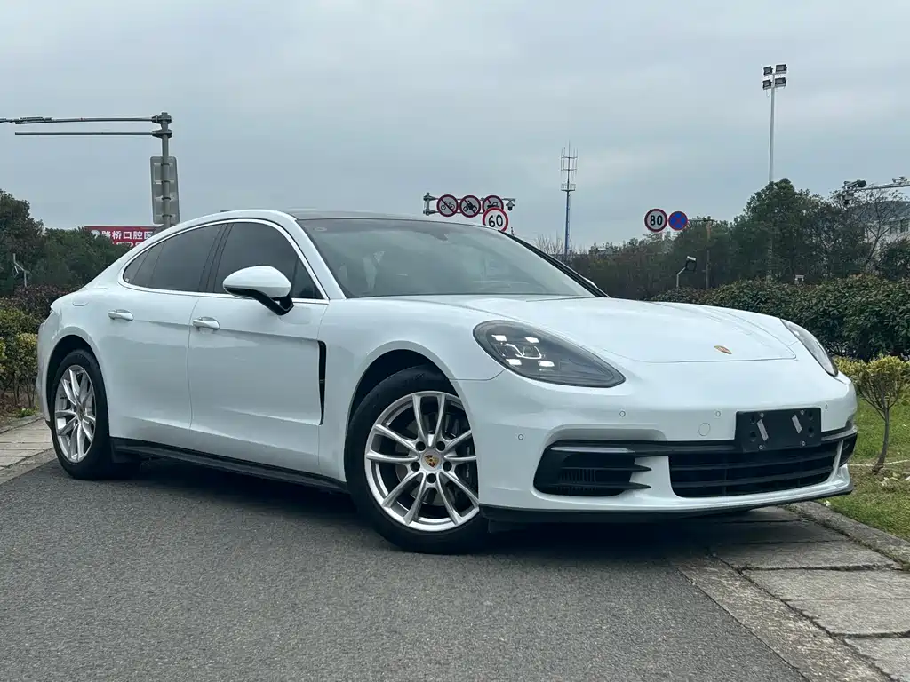 Porsche Panamera 2019 — фото 2