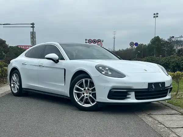 Porsche Panamera 2019