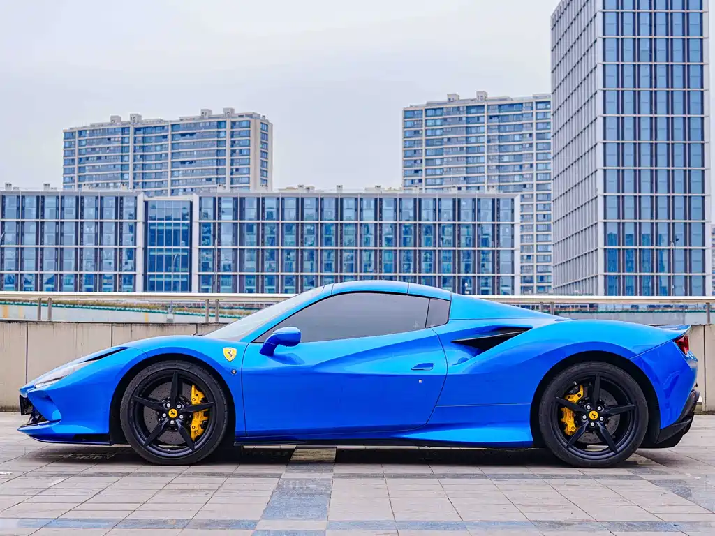 Ferrari F8 2021 — фото 20