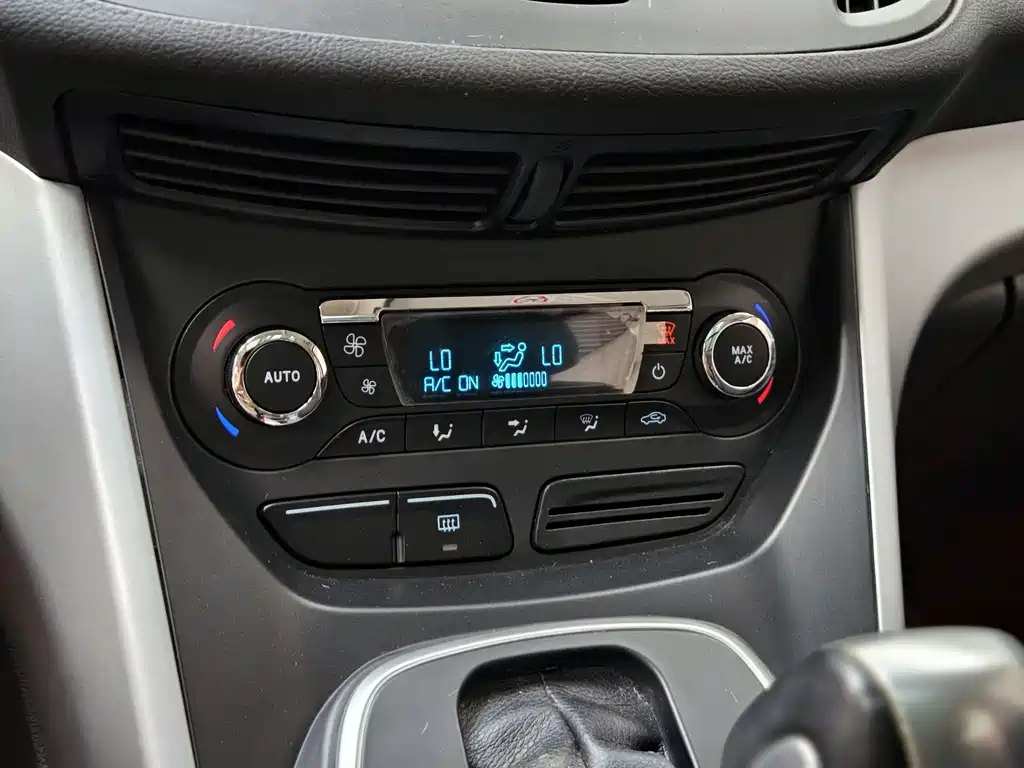 Ford Kuga 2013 — фото 14