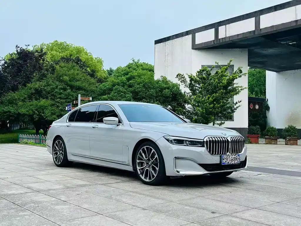 BMW 7 Series 2015 — фото 3