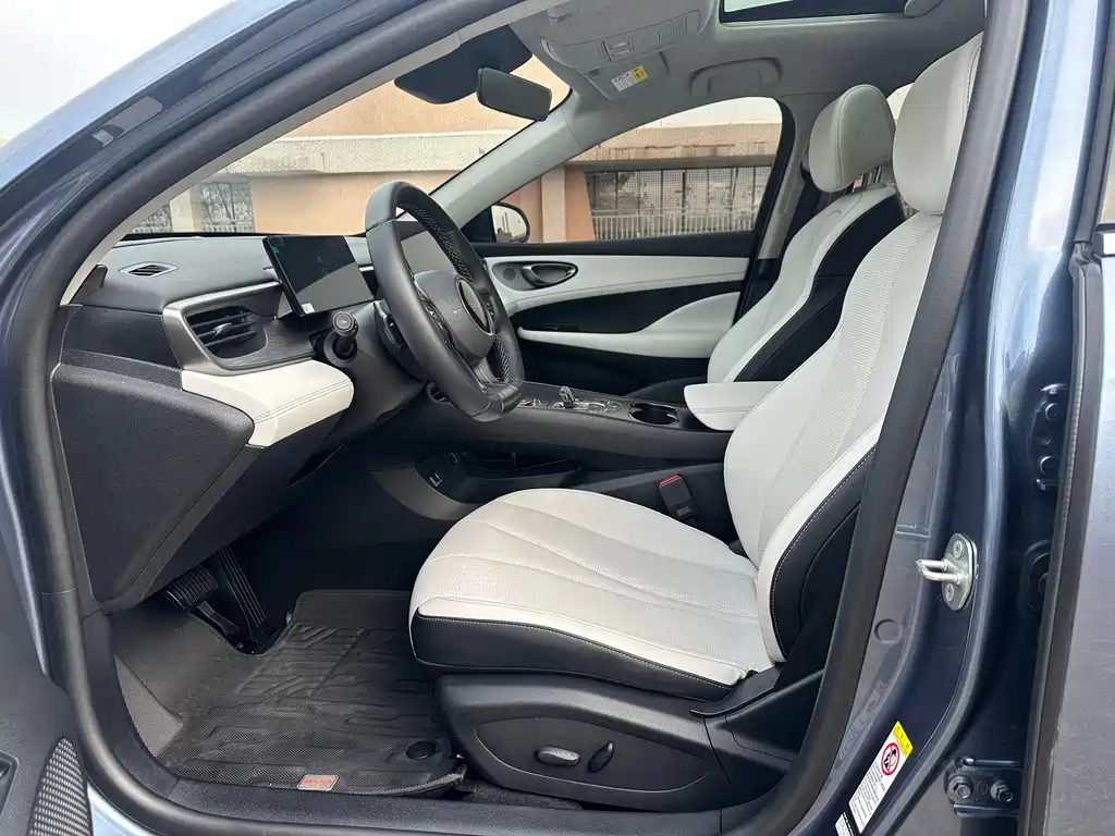 BYD Seal 05 DM-i 2025 — фото 9