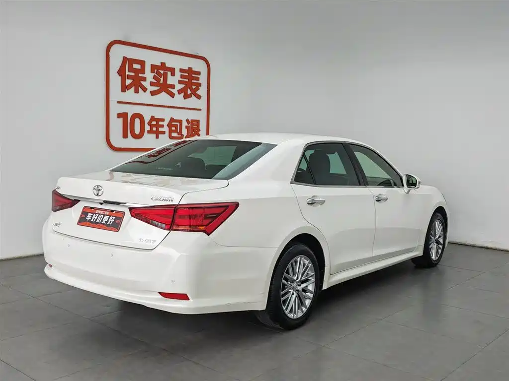 Toyota Crown 2017 — фото 2