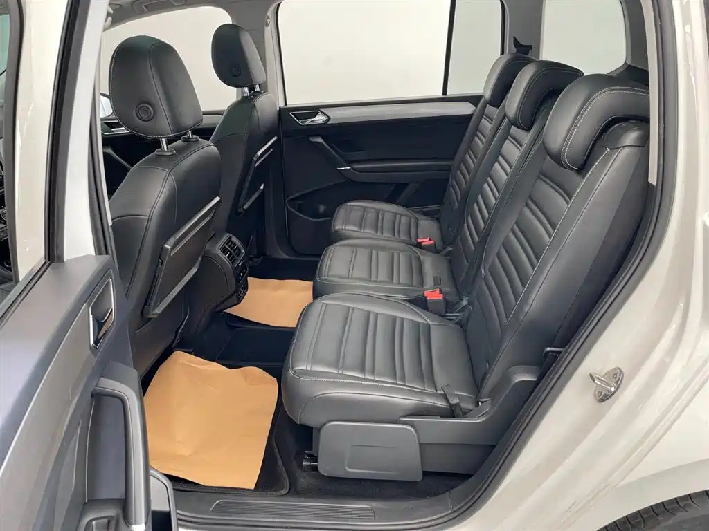 Volkswagen Touran 2019 — фото 7