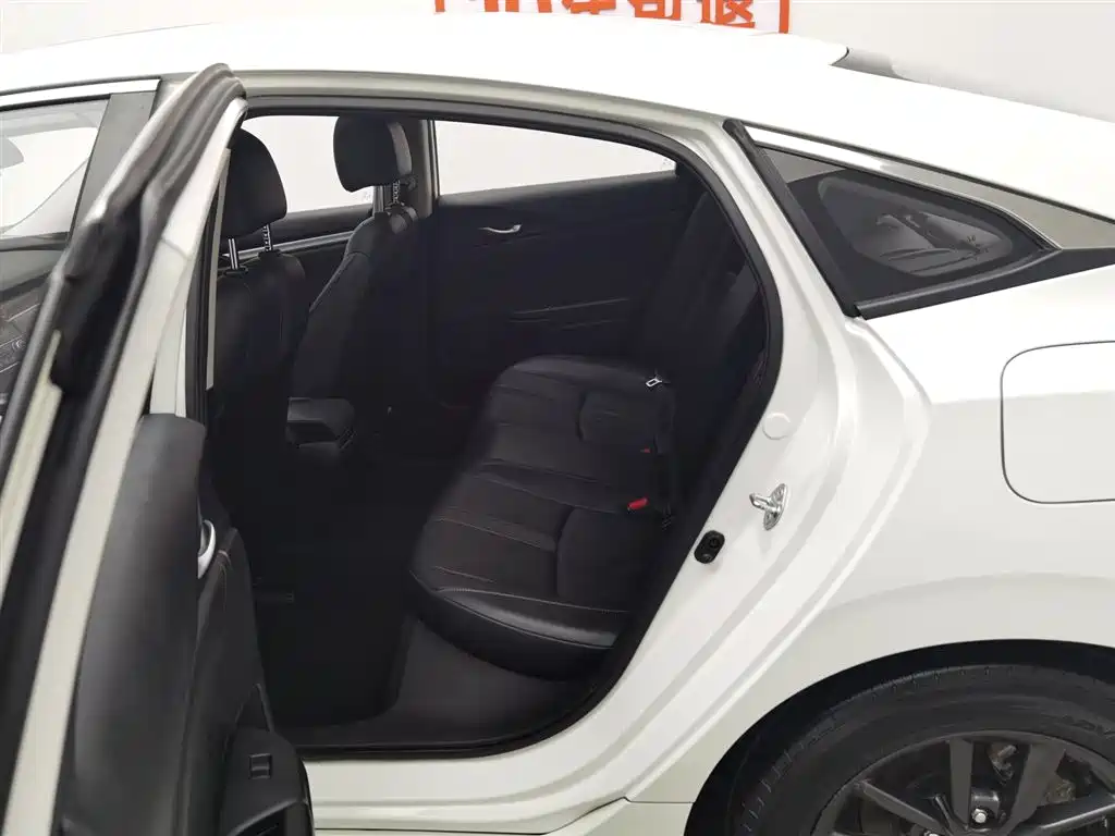 Honda Civic 2019 — фото 15