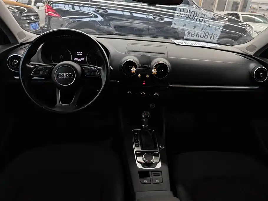 Audi A3 2018 — фото 12