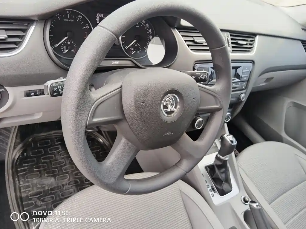 Skoda Octavia 2015 — фото 12