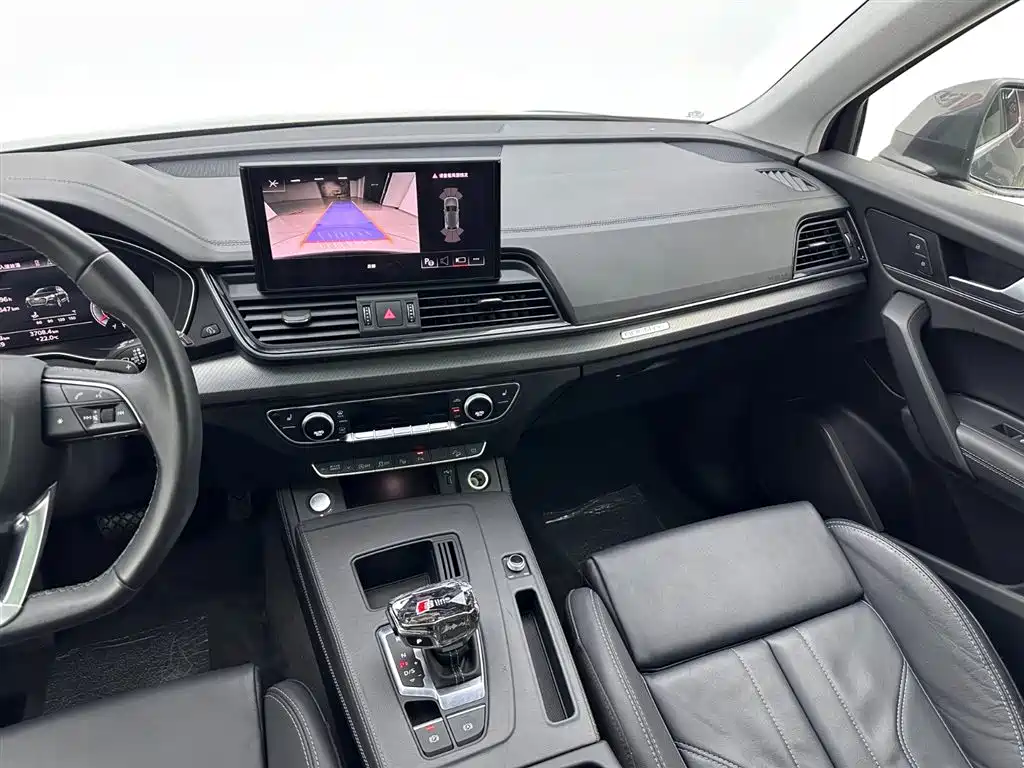 Audi Q5L 2022 — фото 15