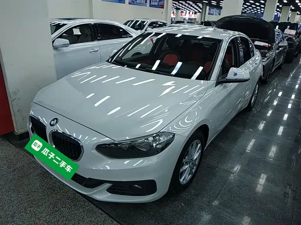 BMW 1 Series 2018 — фото 1
