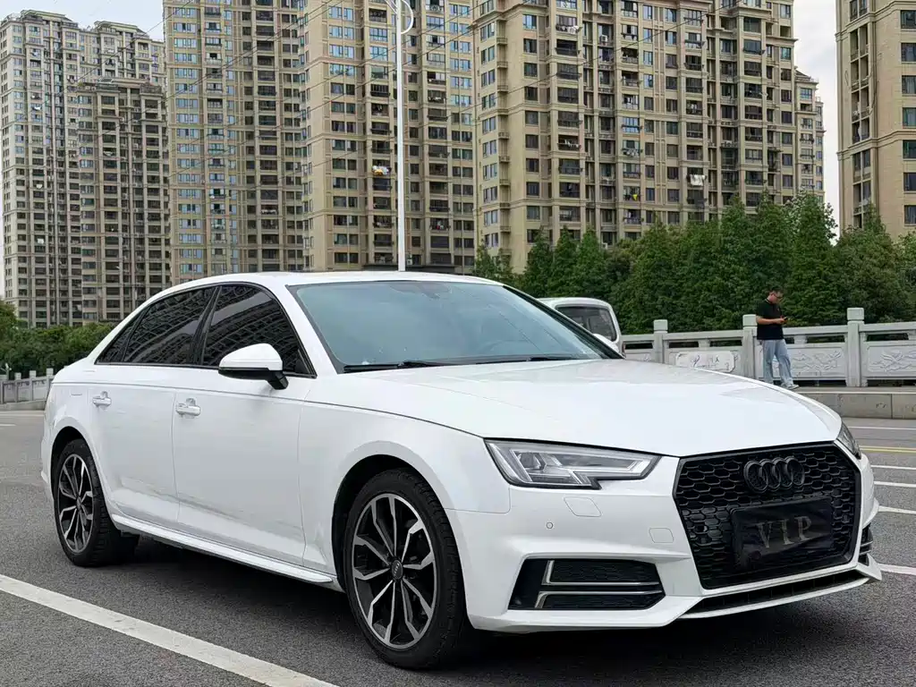 Audi A4L 2018 — фото 3