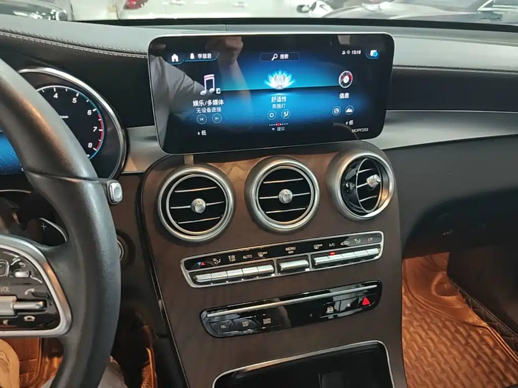 Mercedes-Benz GLC 2020 — фото 13