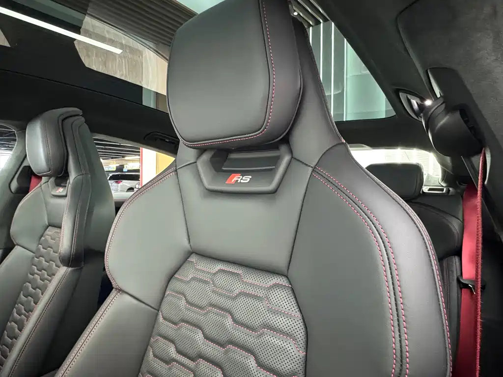 Audi RS e-tron GT 2023 — фото 14