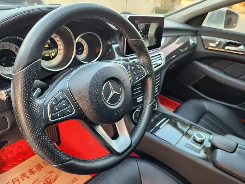 Mercedes-Benz CLS 2016 — фото 16