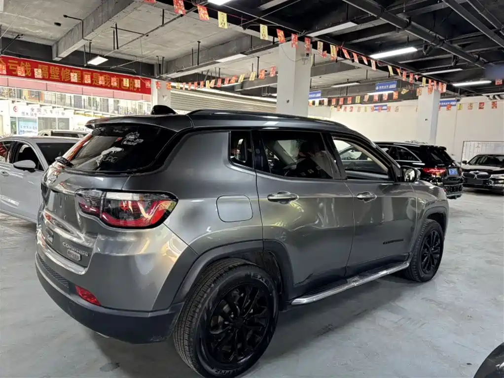 Jeep Compass 2021 — фото 15