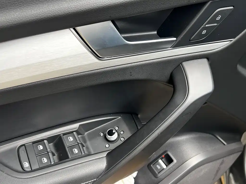 Audi Q5L 2021 — фото 16