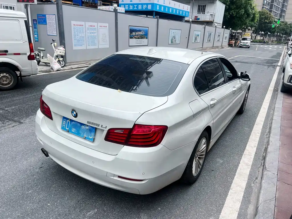 BMW 5 Series 2015 — фото 4